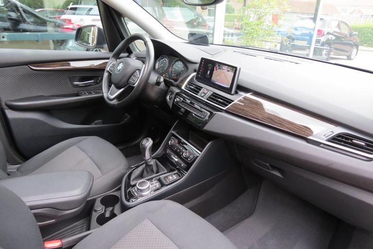 BMW 2 Serie Active Tourer 218i LCI High Executive l Panorama l Head-up l LED afbeelding 16